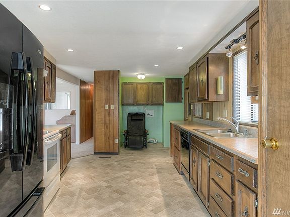 4th image of 3430 S Bow Lake Dr