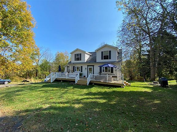 5th image of 498 Valley View Dr
