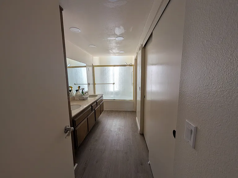 1419 Poseidon — Photo 19