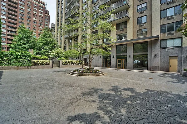 Sold by Get Listed! Get Sold! NYC | media 16