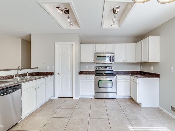 2nd image of 5621 E Flossmoor Ave