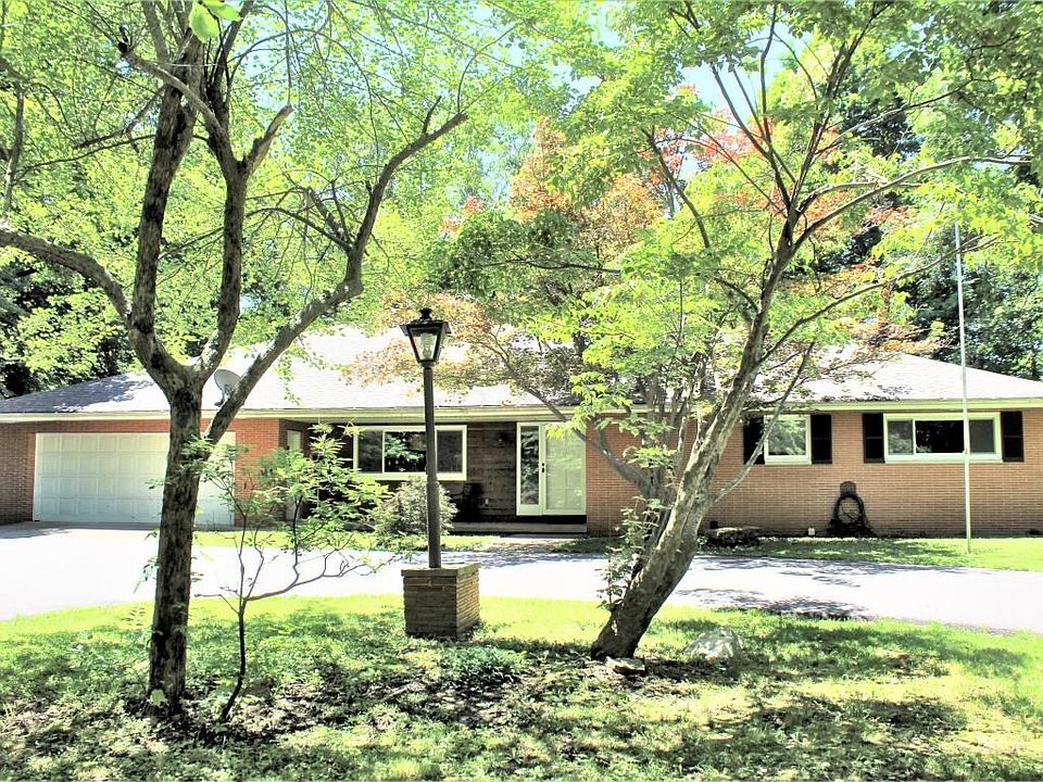 1st image of 15 Briarwood Dr