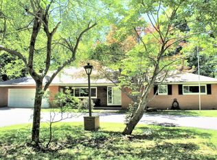 15 Briarwood Dr, Granville, OH
