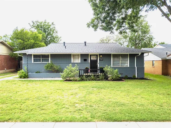 3704 Stadium Dr, Fort Worth, TX 76109
