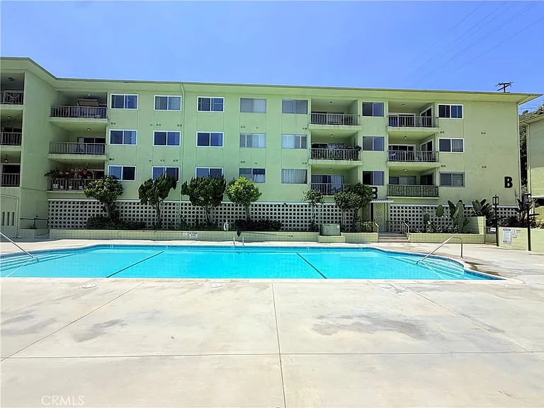 1301 S Atlantic Blvd #B424 — Photo 37
