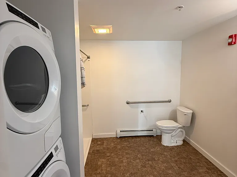 661 Bell St #1 — Photo 8