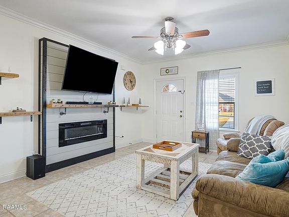 3rd image of 3811 Willow Bend Dr