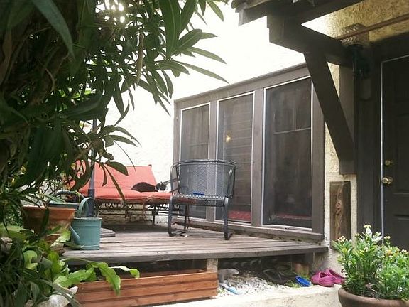 4th image of 1914 N Las Palmas Ave