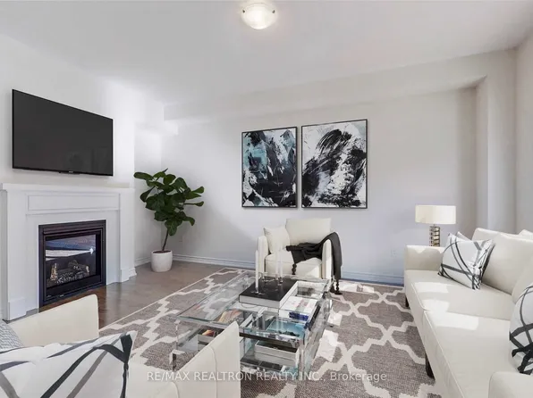 376 Danny Wheeler Blvd, Georgina, ON L4P 0K2