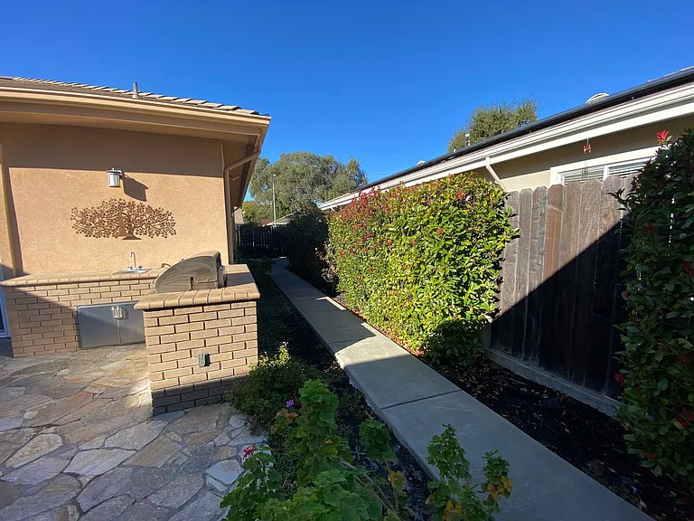 661 Arlene Ct — Photo 31