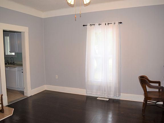 5th image of 306 W Enid St