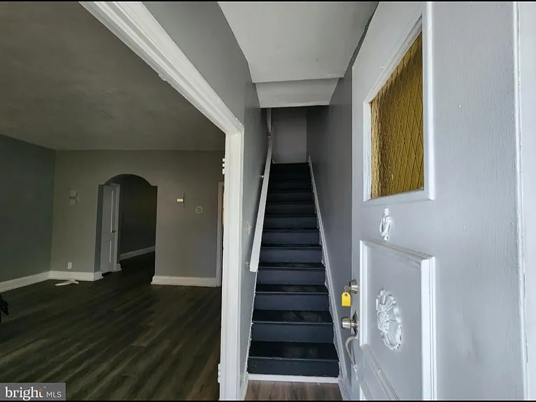 2521 W Cold Spring Ln — Photo 3