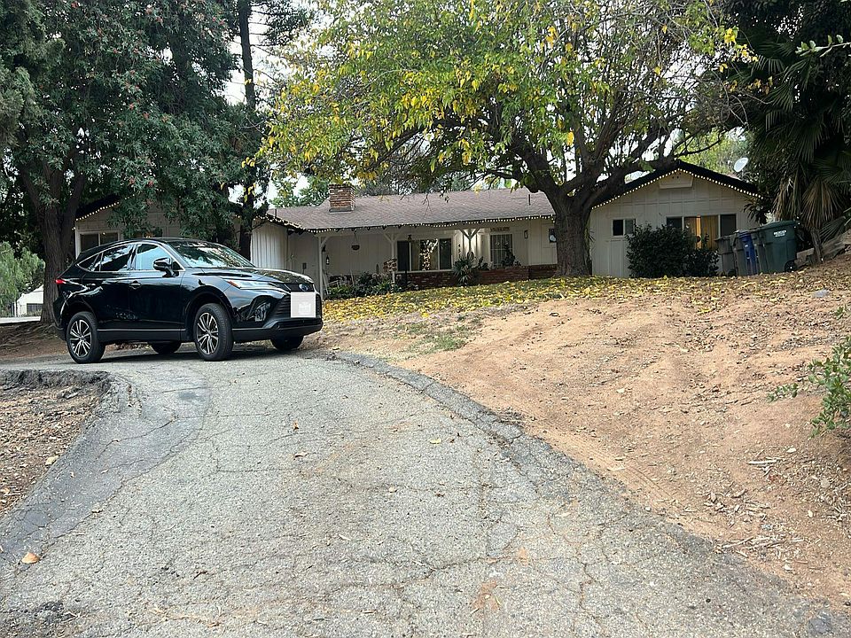 1st image of 451 S Stage Coach Ln