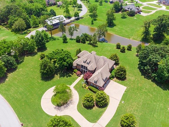 3rd image of 11161 Ascot Ct