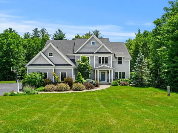 32 Settlers Court, Bedford, NH 03110