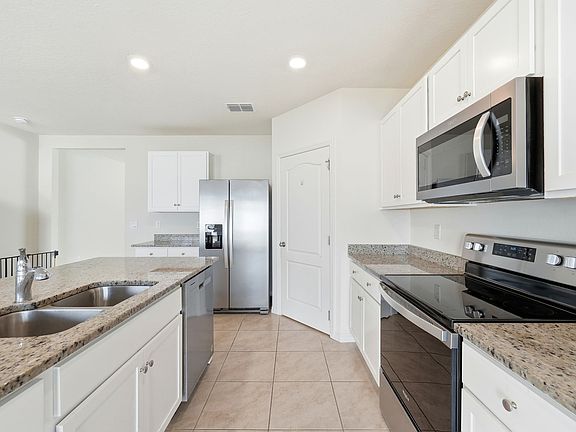 3rd image of 1019 Cascade Dr
