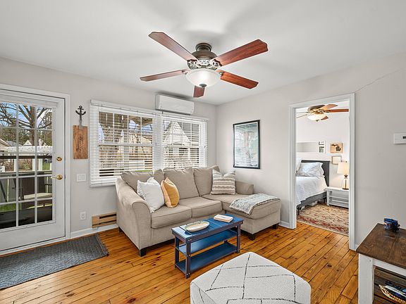 4th image of 15577 Victor Rd #5