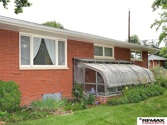 3rd image of 4220 S 36th St