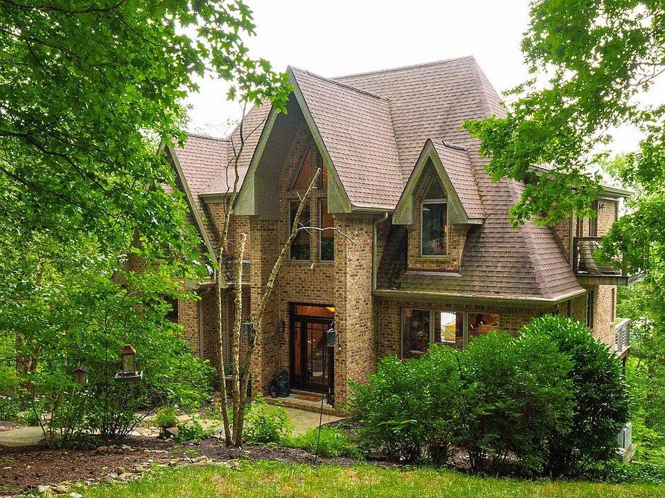 1st image of 1015 Riverview Ln