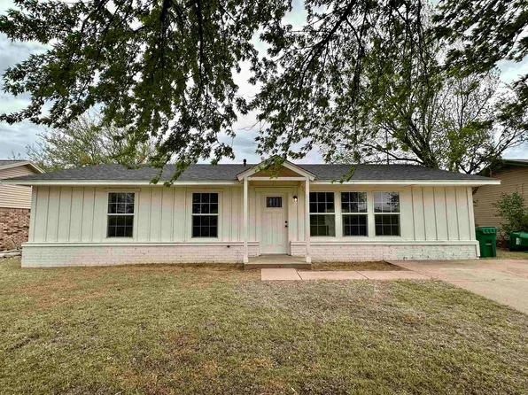 313 Dakota Dr, Pond Creek, OK 73766