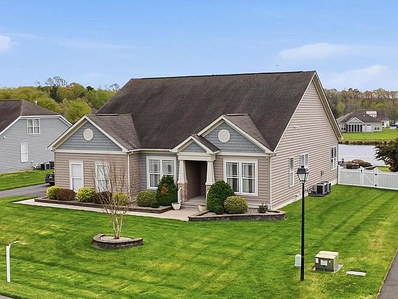 4th image of 33700 Reservoir Dr