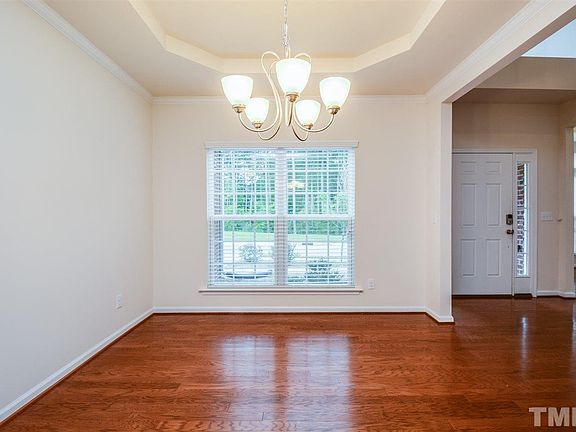 3rd image of 130 Elmsford St
