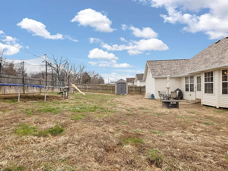 980 S Redwood St — Photo 19