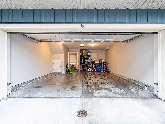 4th image of 6028 Maple Rd #6