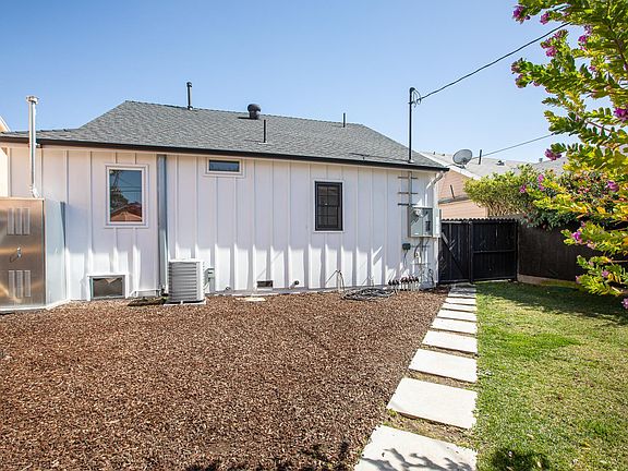 2nd image of 6113 S Harcourt Ave