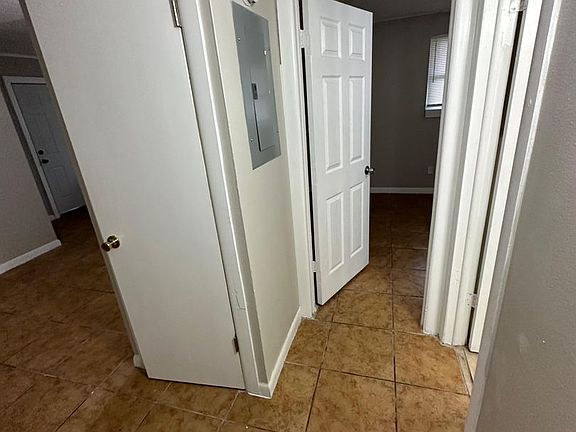 4th image of 2851 Sophia St #10
