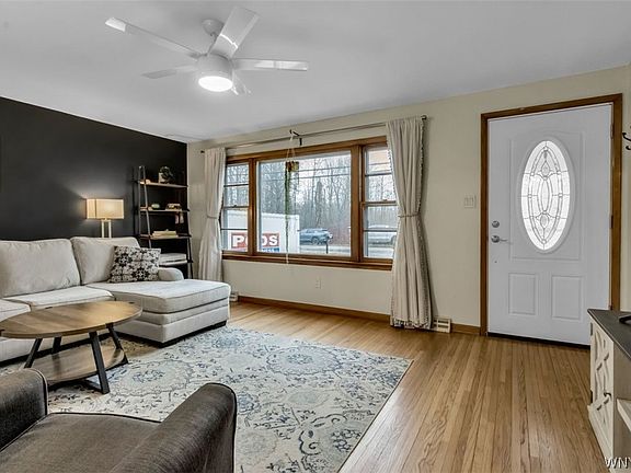 3rd image of 2932 Krueger Rd