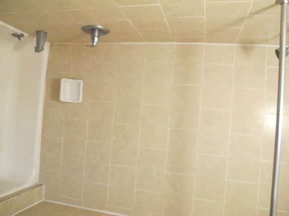 2nd image of 318 E 106th St APT 13