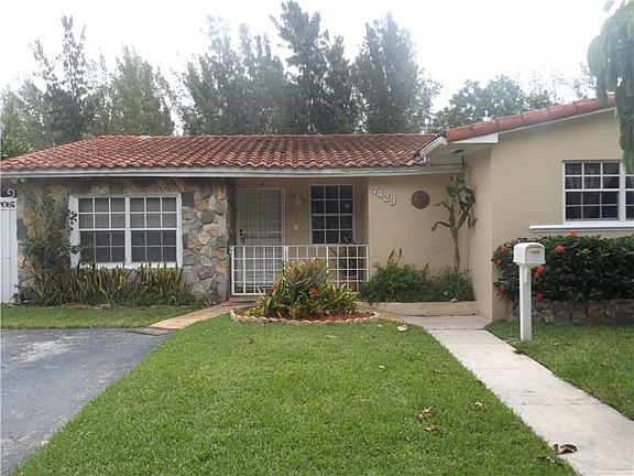 3rd image of 7429 S Waterway Dr