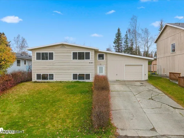 4141 Grape Pl, Anchorage, AK 99508
