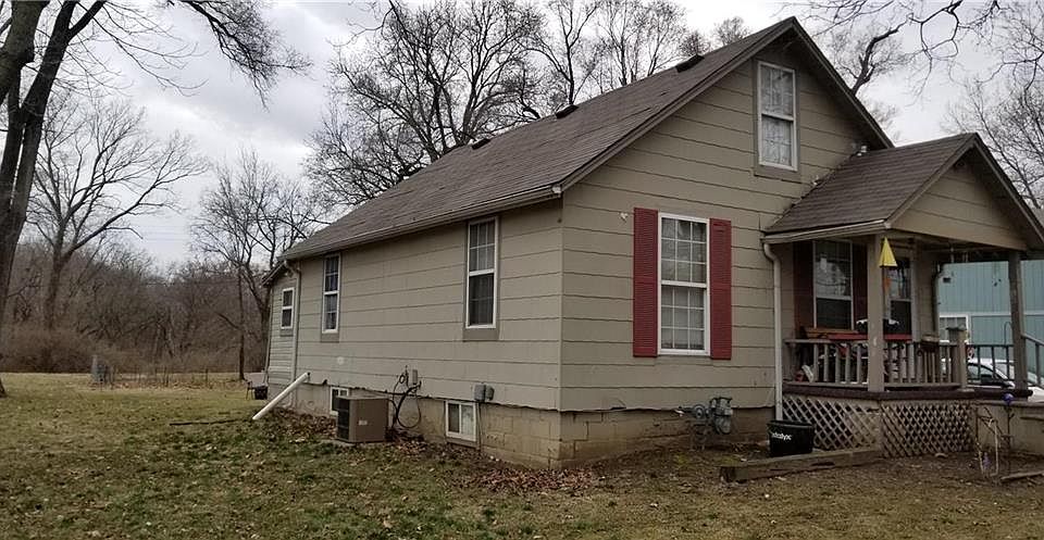 2nd image of 2317 NW Klamm Rd