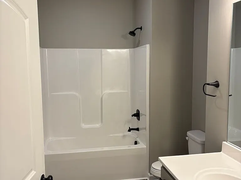 236 Calumet Dr — Photo 5