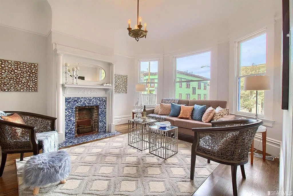 2 bed, $6,250 — Photo 1