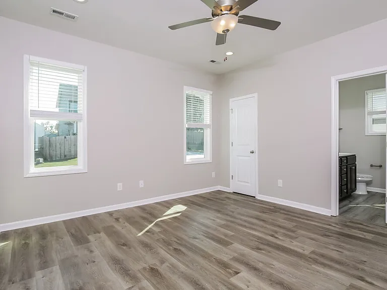 257 E Wilson St — Photo 10