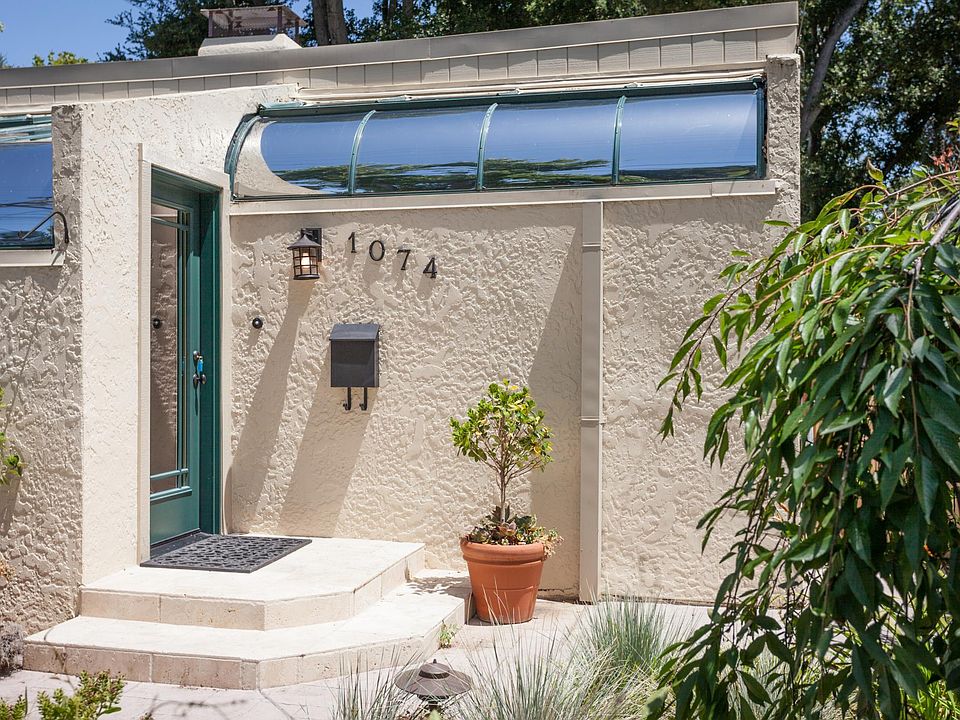 1st image of 1074 Laurel St #1074