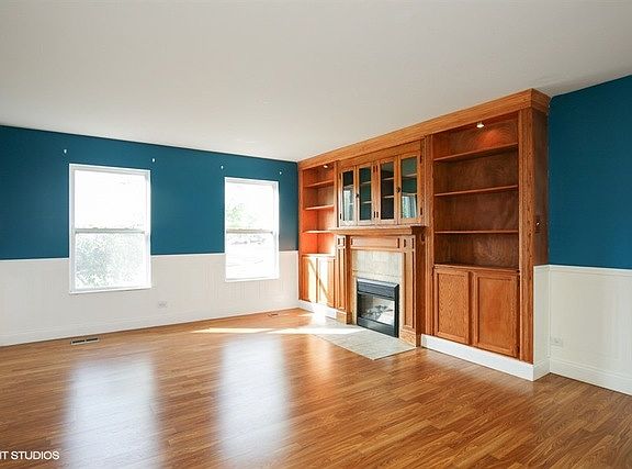 2nd image of 820 Willow St