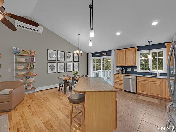 3rd image of 76 Juniper Way