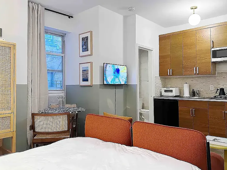 196 Elizabeth St #12 — Photo 2