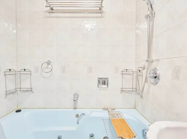 85 8th Avenue image 10 of 12