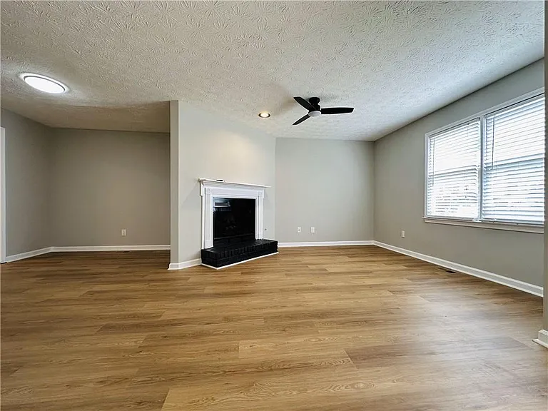 1016 Kennesborough Rd NW — Photo 8