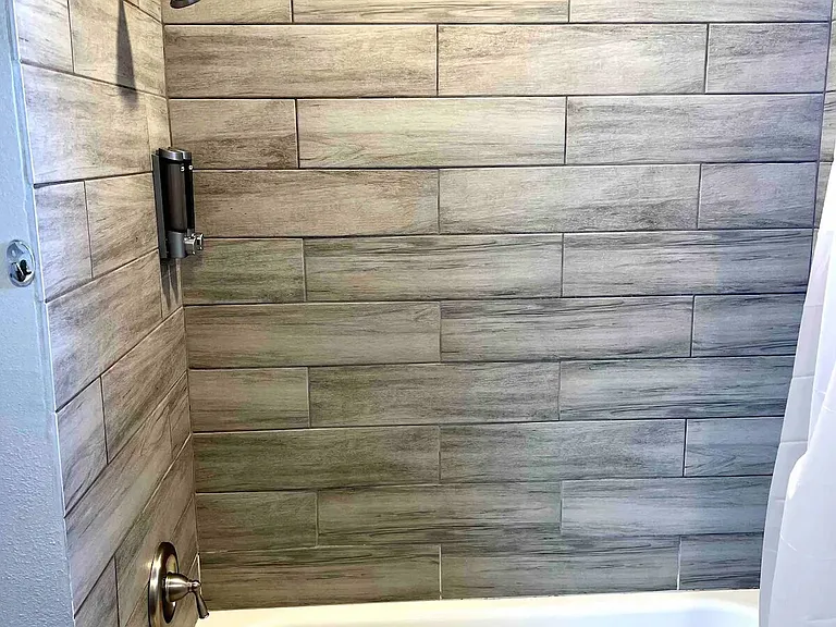 Full Bathroom with Bathtub