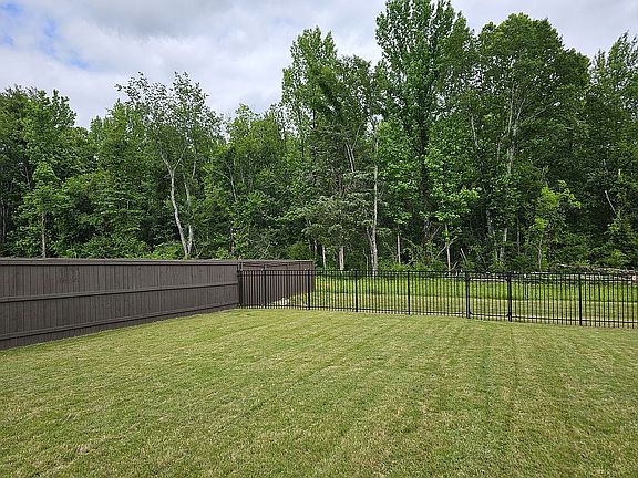 4th image of 16233 Trestle St SE