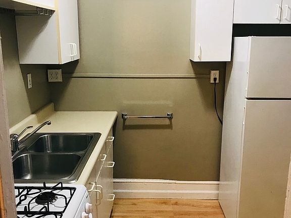 5th image of 1717 12th Ave APT 308