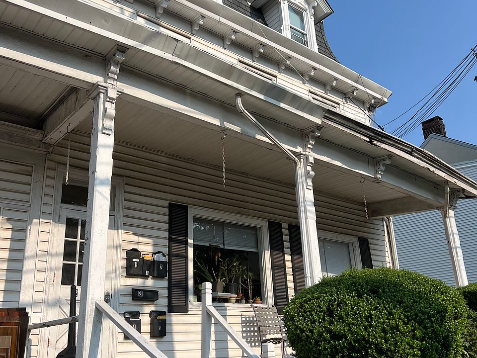 2nd image of 207 N Main St APT 5