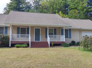 132 S Briarcreek Ct, Hendersonville, NC 28739