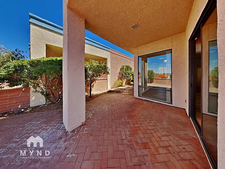 1606 W Calle Del Ducado — Photo 22